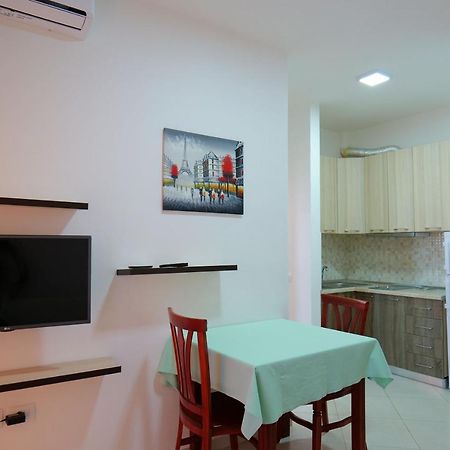 Almare Apartments Vlorë Esterno foto