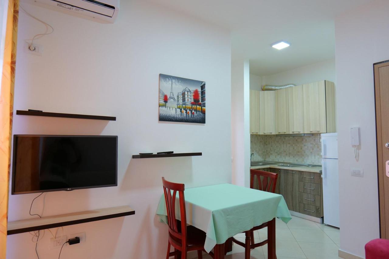 Almare Apartments Vlorë Esterno foto