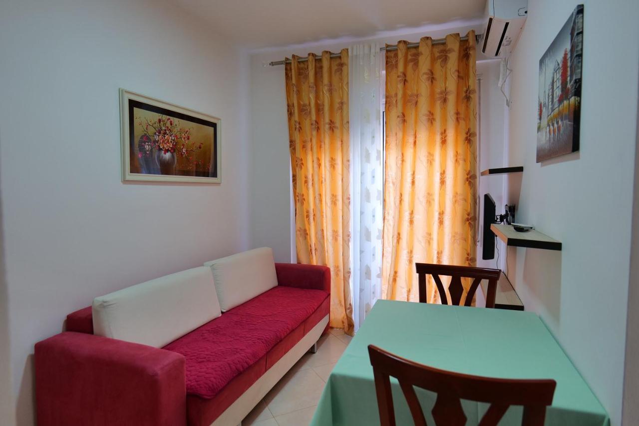 Almare Apartments Vlorë Esterno foto