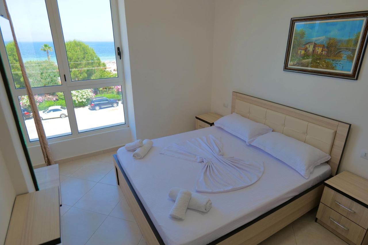 Almare Apartments Vlorë Esterno foto
