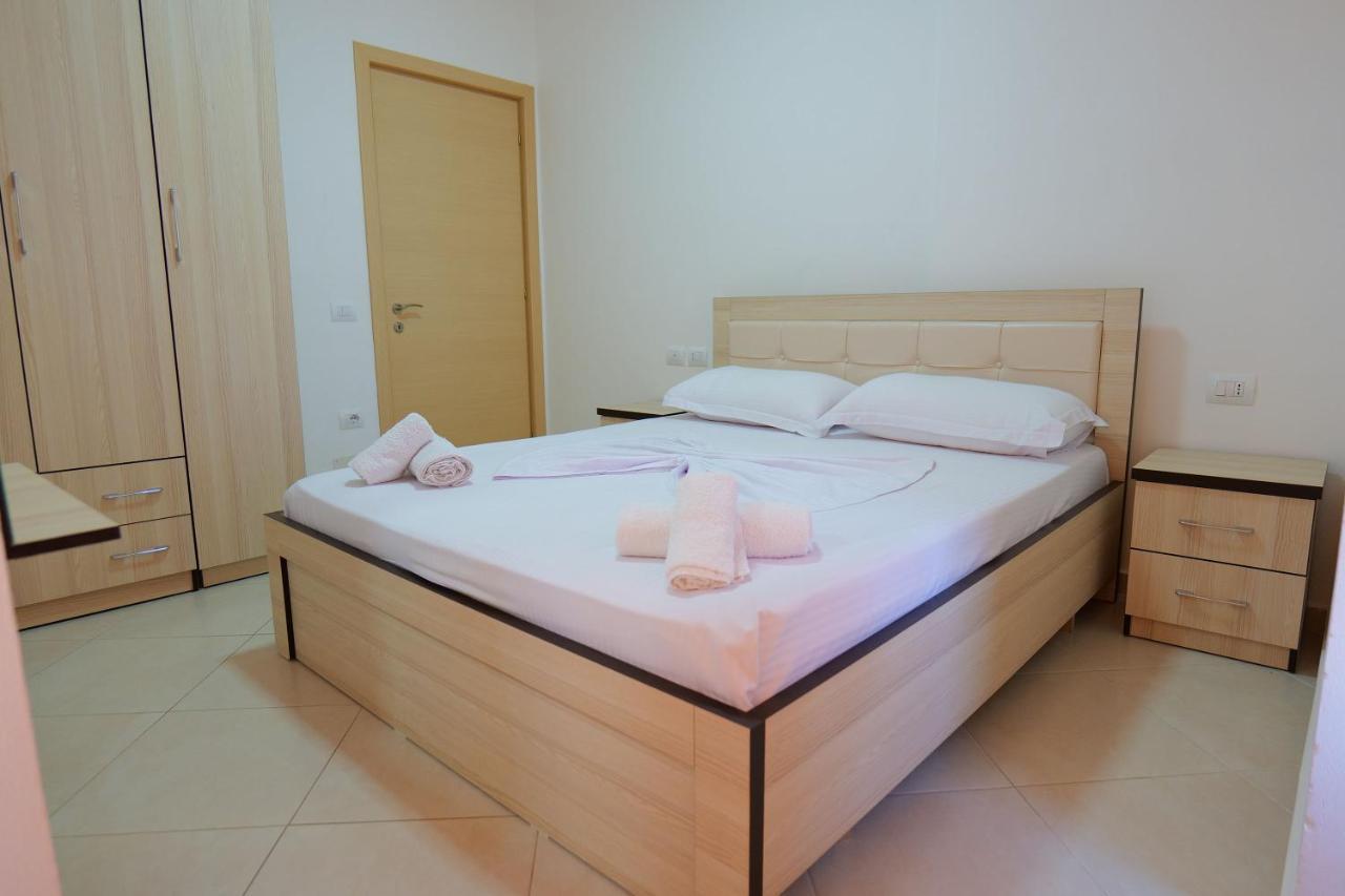 Almare Apartments Vlorë Esterno foto