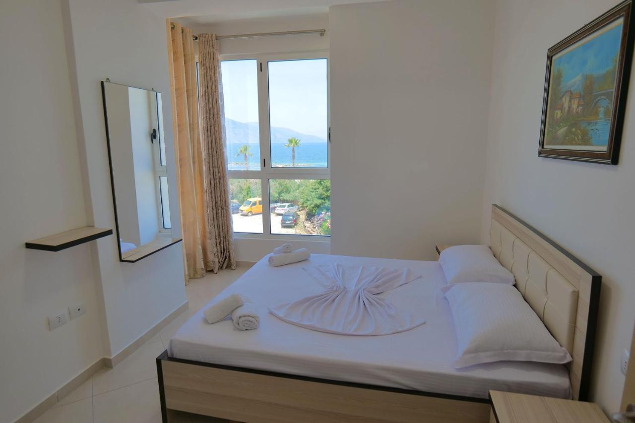 Almare Apartments Vlorë Esterno foto