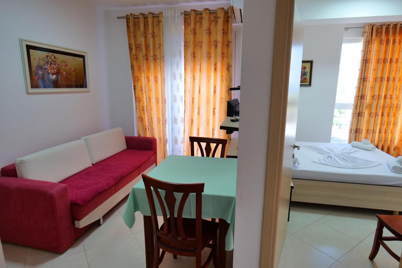 Almare Apartments Vlorë Esterno foto