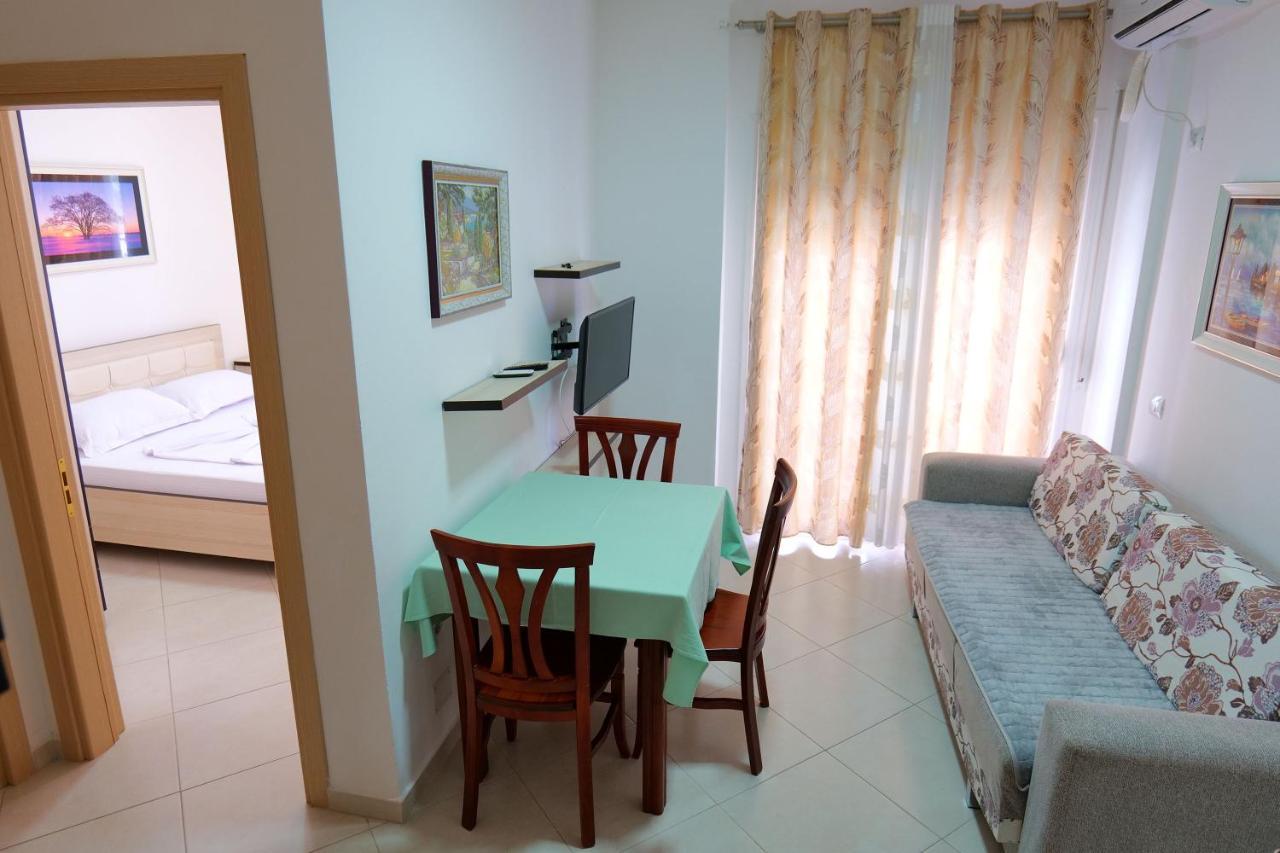 Almare Apartments Vlorë Esterno foto