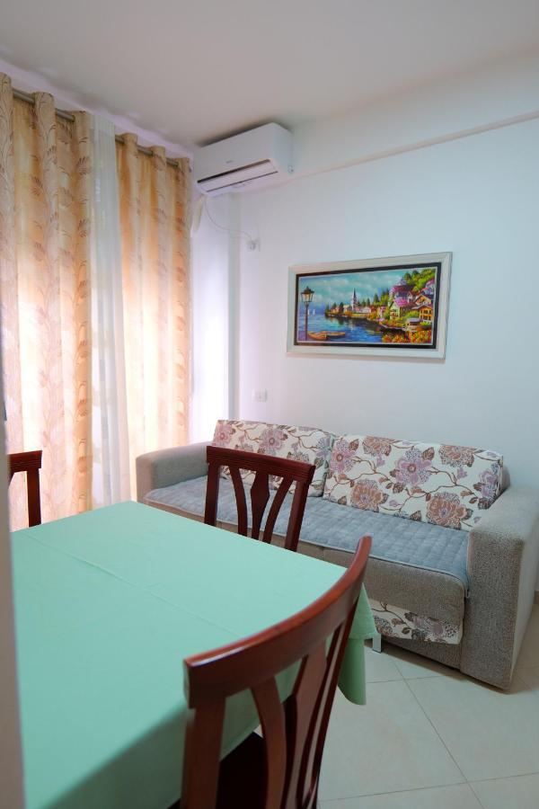 Almare Apartments Vlorë Esterno foto