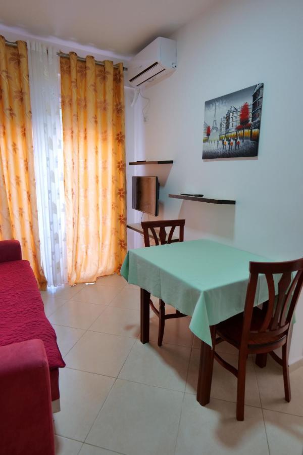Almare Apartments Vlorë Esterno foto